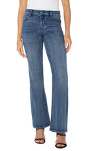 Hannah Flare Denim Jeans w 32" Inseam LM4656CH4