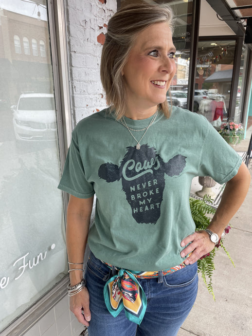 Cows Never Broke My Heart Short Slv Graphic Tee