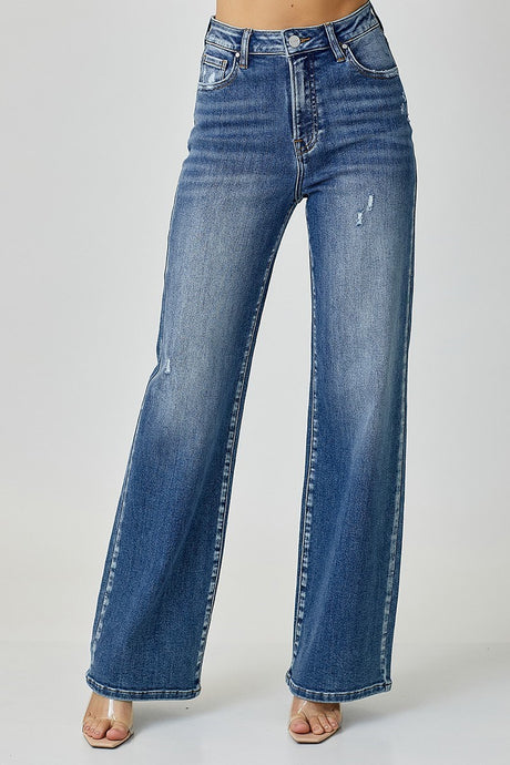 High Rise Wide Leg Jeans w Med Wash w 11