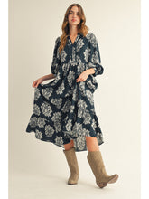 PrintedLong3QtrPuffSlvDresswCutOutVNeckwScallopedDetail B41626