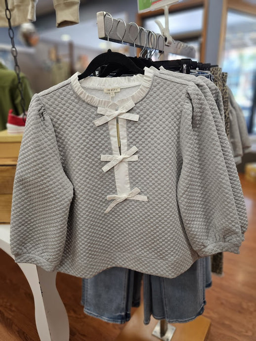 Quilted Pull Over 3 Qtr Slv Top w Ruffled Neck & Bow Detail G13957