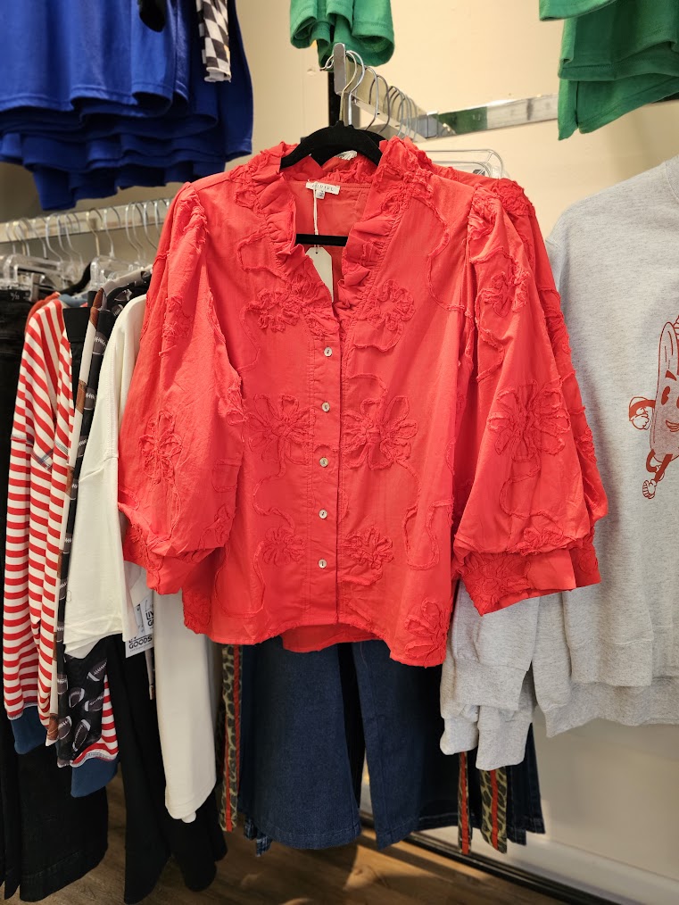 Raised Pattern 3 Qtr Puff Slv Button Down Top w Ruffled V Neckline H12376