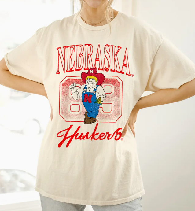 Nebraska Huskers Club Mascot Thrifted Short Slv Tee M2715