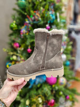 Marlo Side Zip Tall Fur Lined Booties w Thick Soles VGLB0524