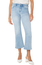 Hannah Cropped Flare Lt Wash Denim w Notched Hem LM7987F88