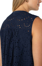 Slvless Woven Pintuck Filigree Top w Ruffle Hem LM8C73EE20