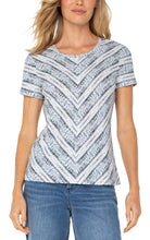 Striped V Pattern Short Slv Top w Scoop Neck LM8D17KU55P