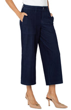 Wide Leg Cropped Cargo Jeans w Elastic Back Waistband LM7A61FK2