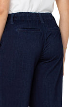 Wide Leg Cropped Cargo Jeans w Elastic Back Waistband LM7A61FK2